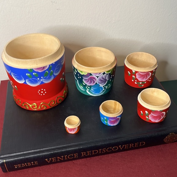 Matryoshka Handmade Wooden Traditional Russian 7 Piece Nesting Stacking Dolls - Picture 13 of 14